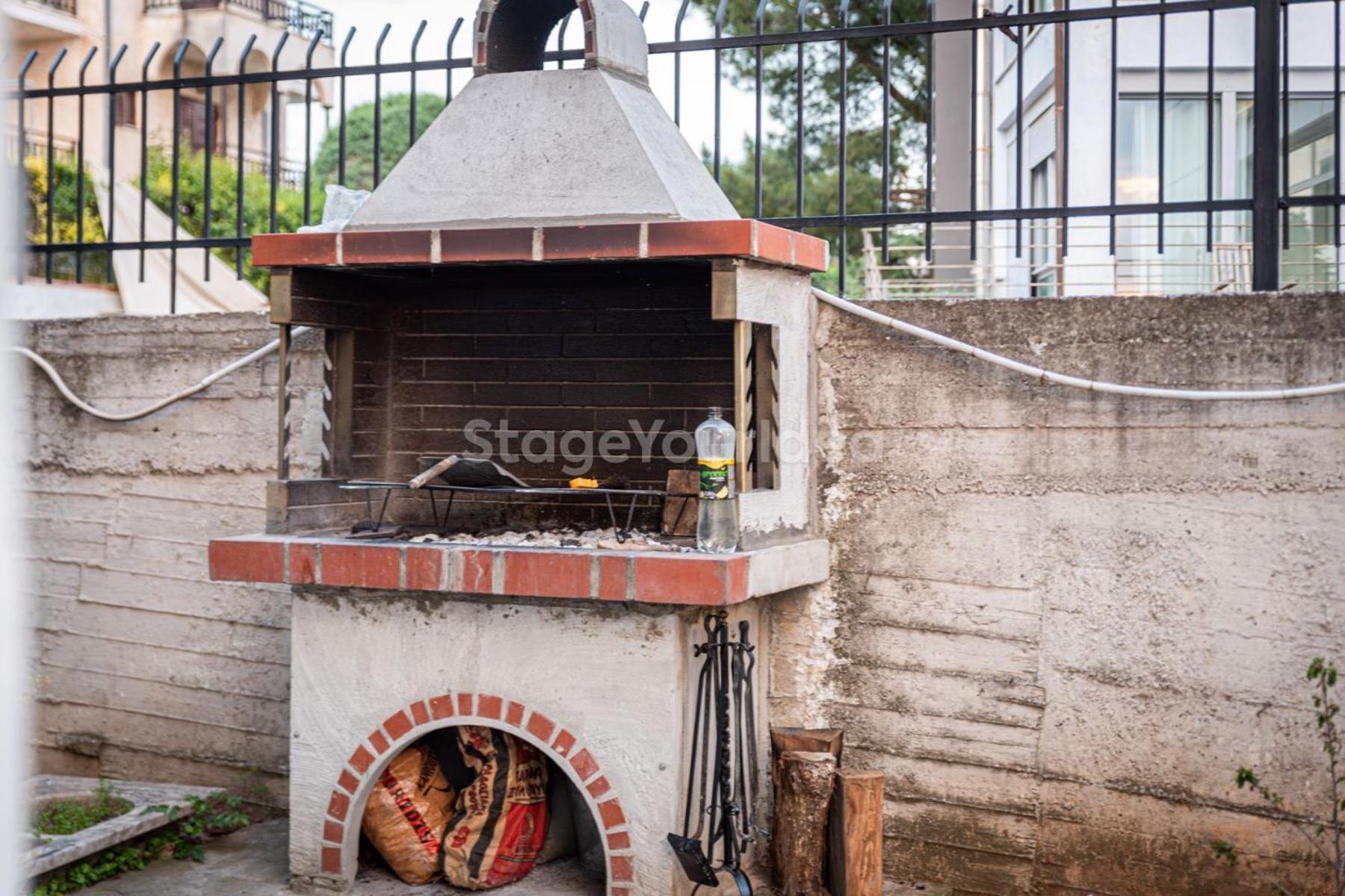Τraditional Fully Detached Villa On A Luxurious Hillock Of Thessaloniki With Its Own Garden Also For Family & Wedding Gatherings For 10 To 25 People Only 15 Minutes From Airport Esterno foto