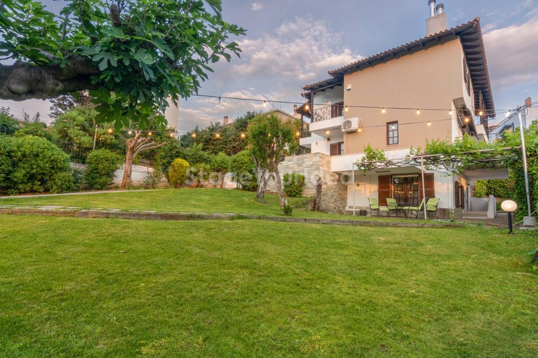 Τraditional Fully Detached Villa On A Luxurious Hillock Of Thessaloniki With Its Own Garden Also For Family & Wedding Gatherings For 10 To 25 People Only 15 Minutes From Airport Esterno foto