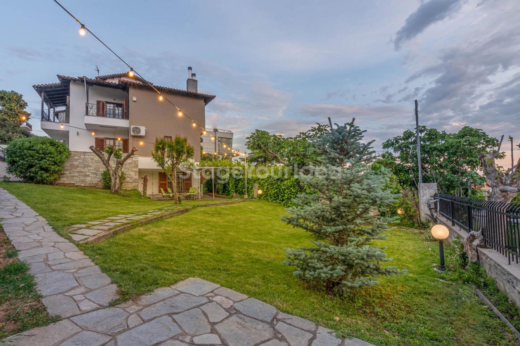 Τraditional Fully Detached Villa On A Luxurious Hillock Of Thessaloniki With Its Own Garden Also For Family & Wedding Gatherings For 10 To 25 People Only 15 Minutes From Airport Esterno foto