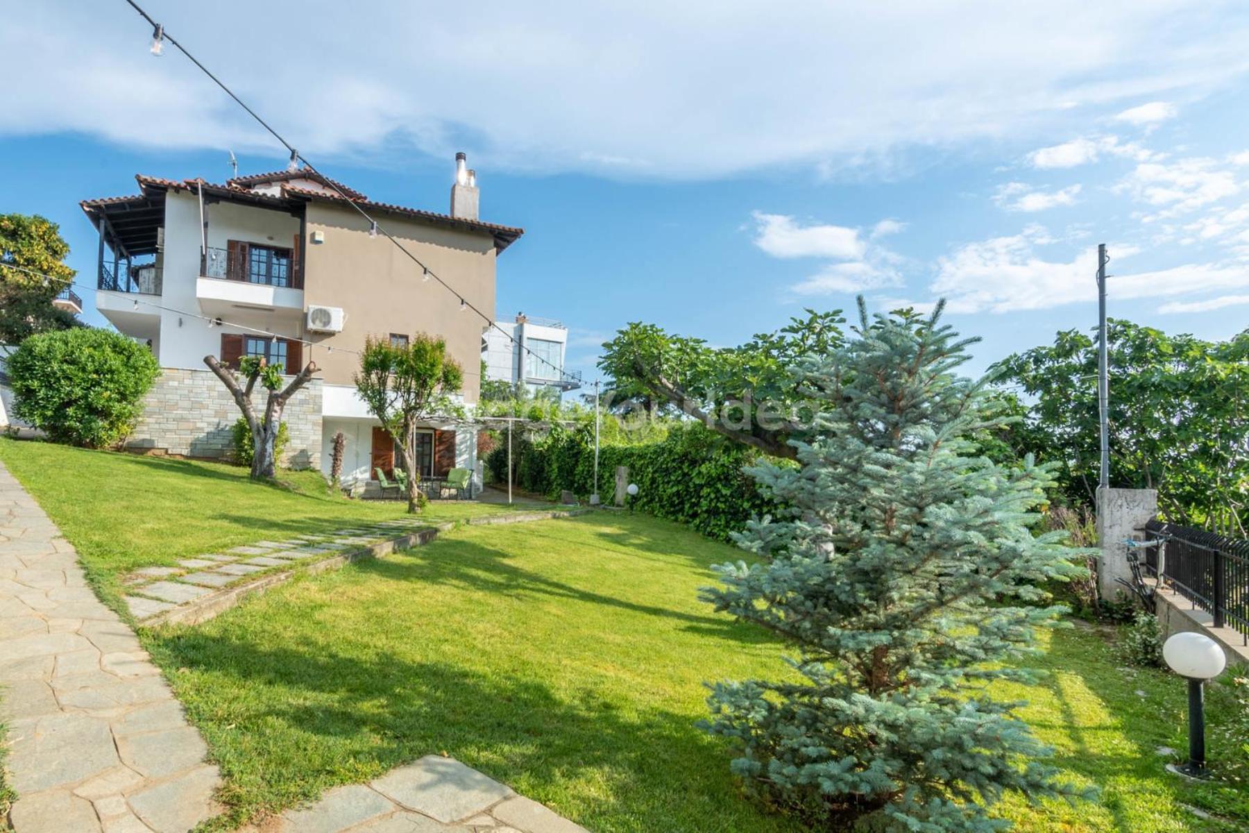 Τraditional Fully Detached Villa On A Luxurious Hillock Of Thessaloniki With Its Own Garden Also For Family & Wedding Gatherings For 10 To 25 People Only 15 Minutes From Airport Esterno foto