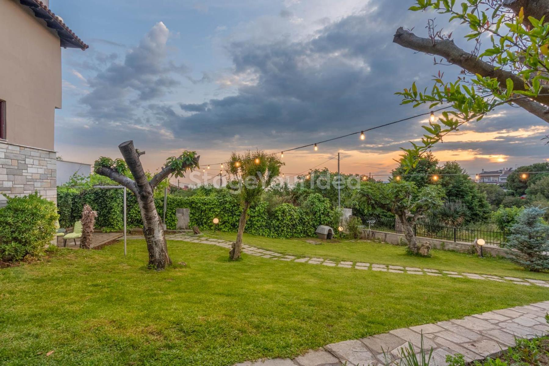 Τraditional Fully Detached Villa On A Luxurious Hillock Of Thessaloniki With Its Own Garden Also For Family & Wedding Gatherings For 10 To 25 People Only 15 Minutes From Airport Esterno foto